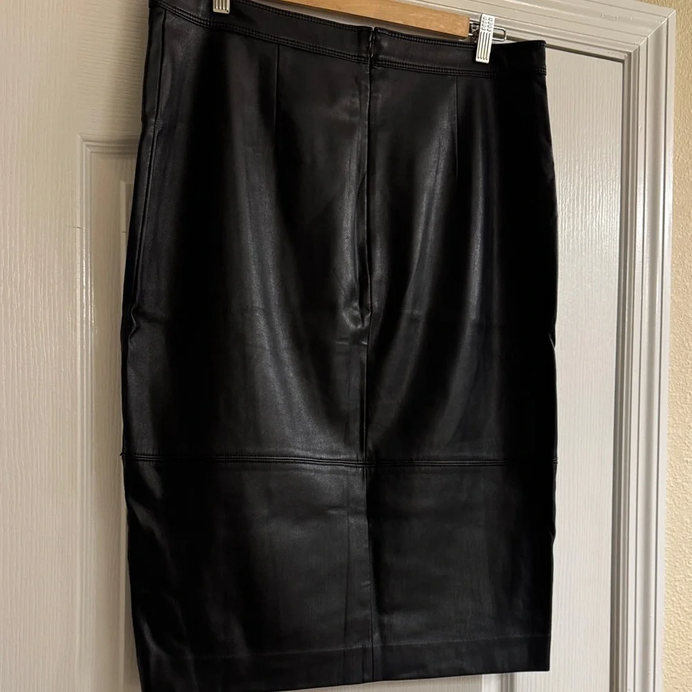 Black Pencil Skirt - Picture 4 of 5
